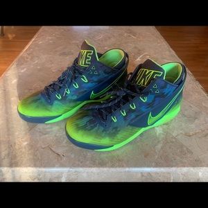 Nike Zoom Field General Men’s size 13 Very Gently Used.